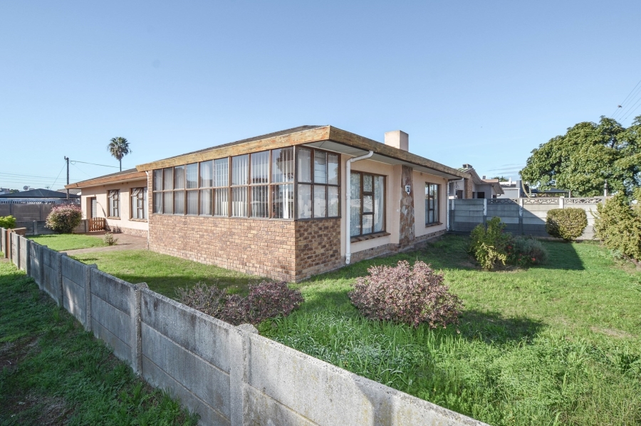 4 Bedroom Property for Sale in Richmond Estate Western Cape